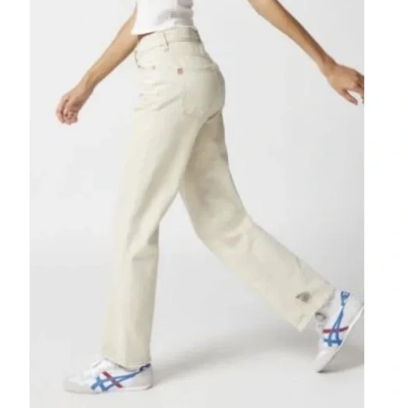 BDG High-Waisted Cowboy Jean in Cream at Urban Outfitters
BDG size 27 - Picture 1 of 16